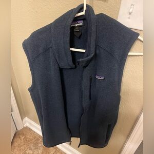 Patagonia like new zip up Men’s size Large vest